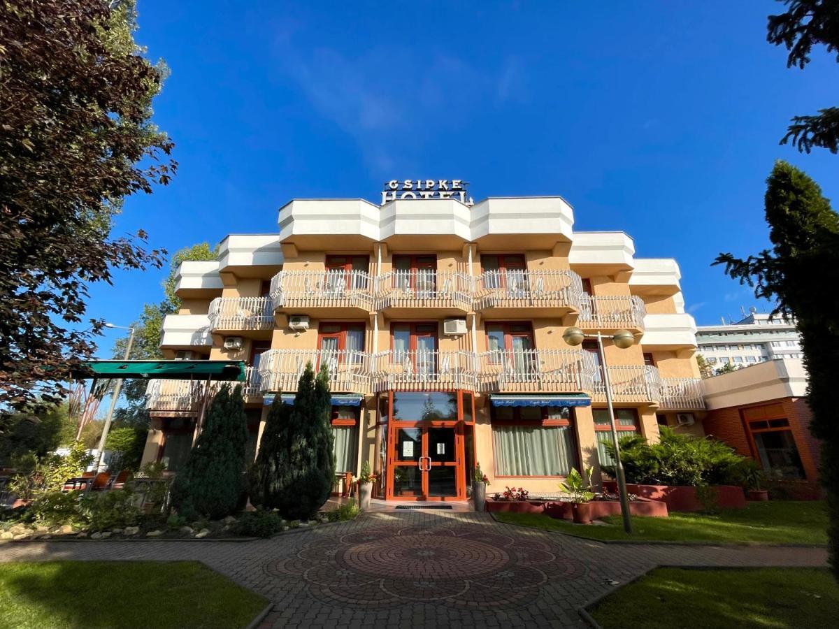 Csipke Hotel Kiskunhalas Exterior photo